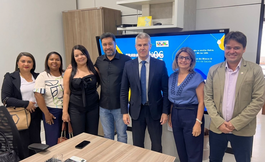 REUNIÃO EM BUSCA DE RECURSOS PARA O NOSSO MUNICÍPIO